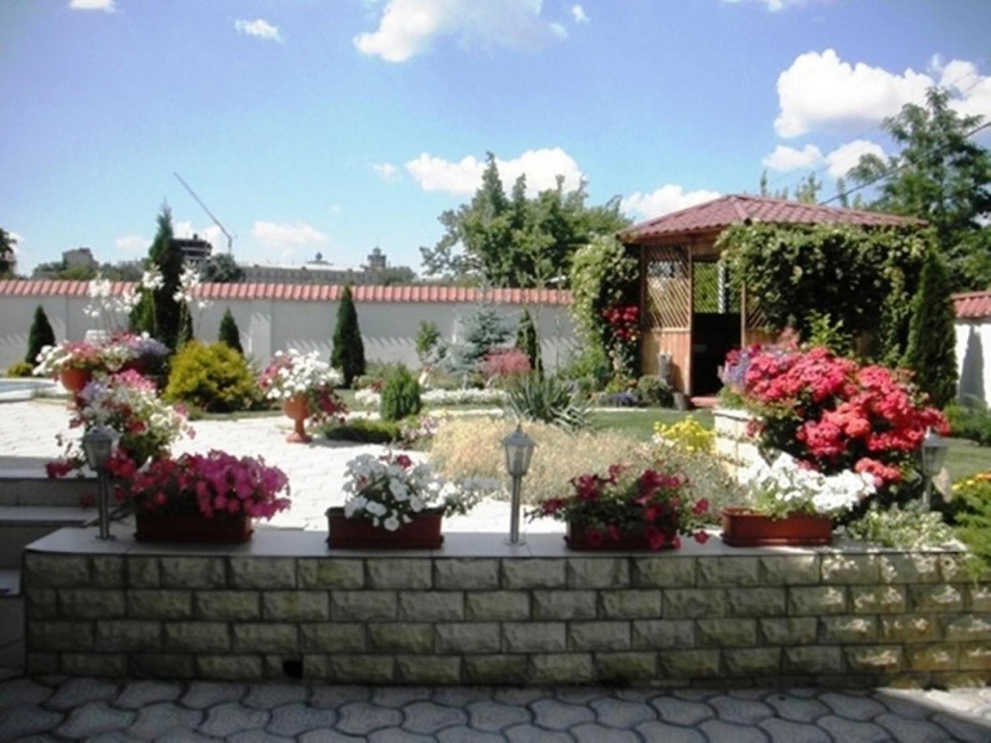 Edem Hotel Chisinau Exterior photo